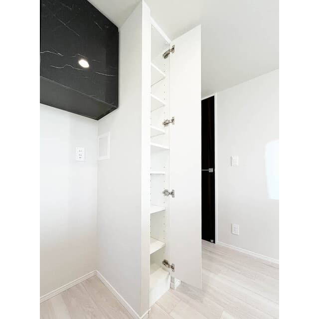 Room image 16