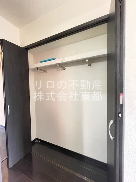 Room image 15