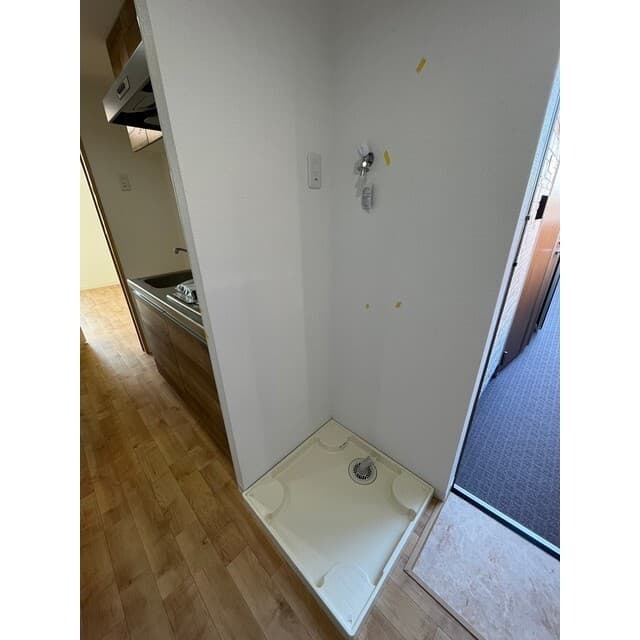 Room image 8