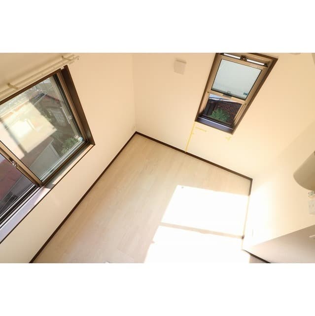 Room image 13