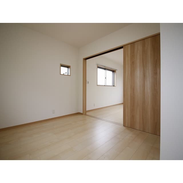 Room image 15