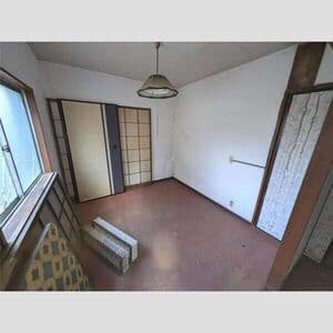 Room image 15