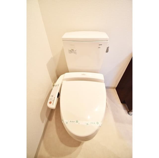 Room image 8