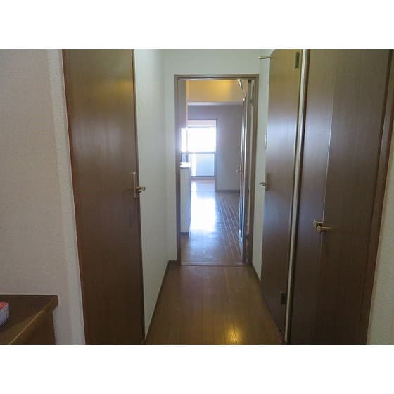 Room image 15