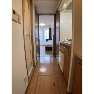 Room image 8