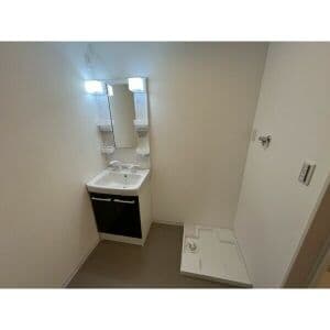 Room image 15