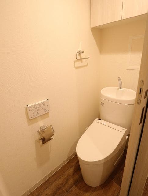 Room image 9