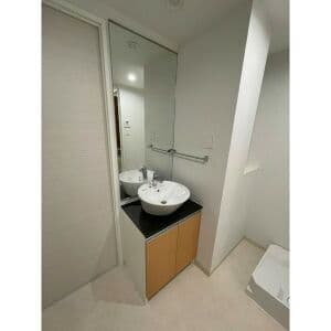 Room image 16