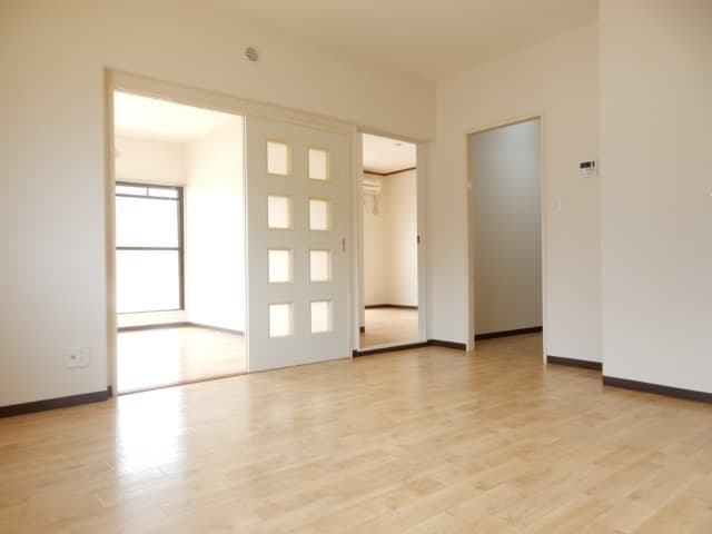 Room image 15