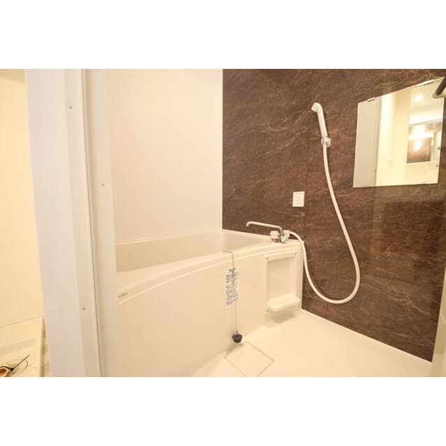Room image 13