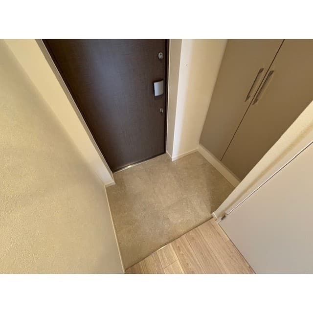 Room image 13