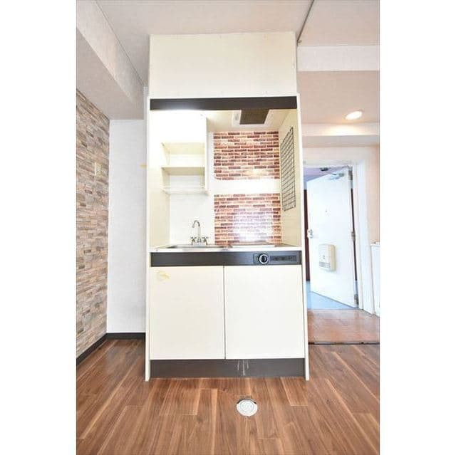 Room image 8