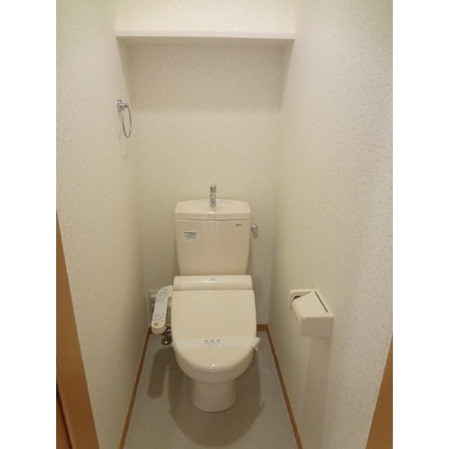 Room image 16