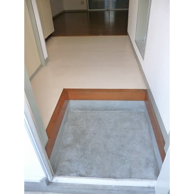 Room image 8