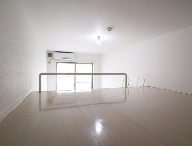 Room image 14