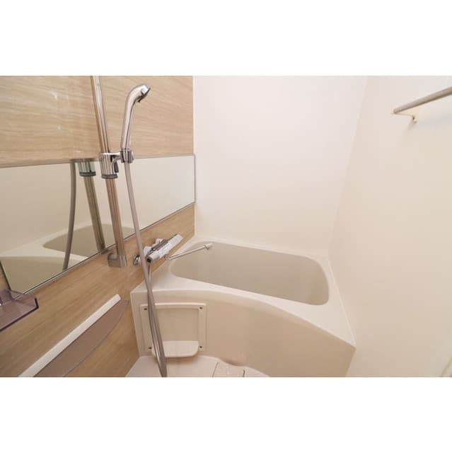 Room image 9