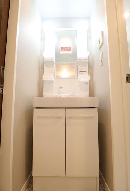 Room image 15