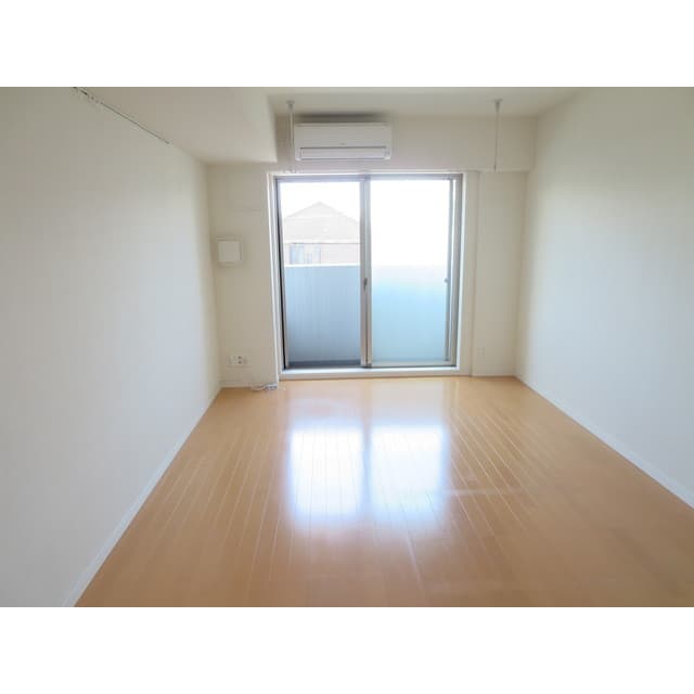 Room image 8