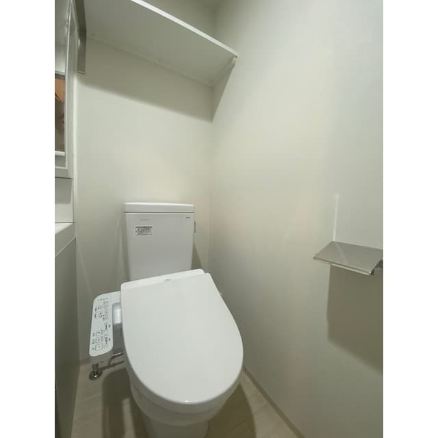 Room image 8