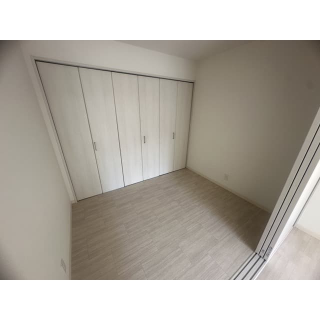 Room image 13