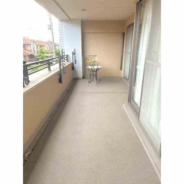 Room image 14