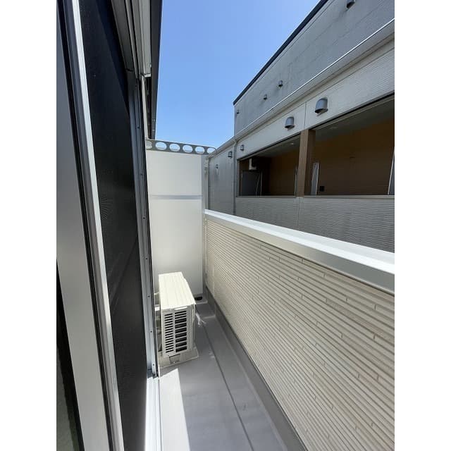Room image 11