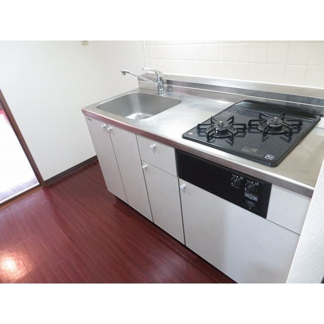 Room image 8