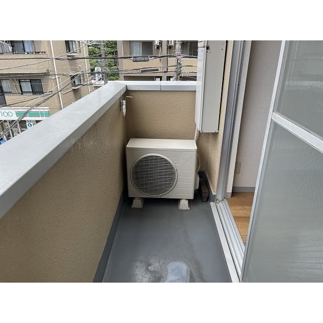 Room image 9