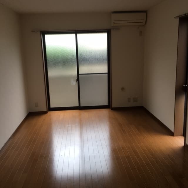 Room image 15