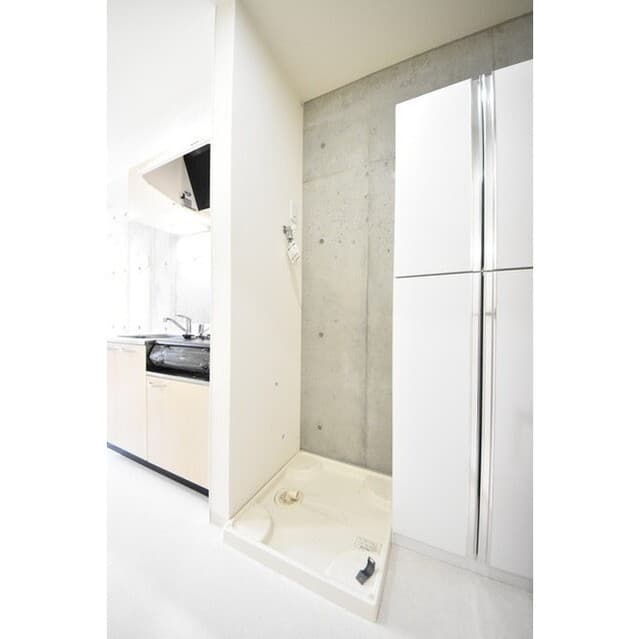 Room image 8