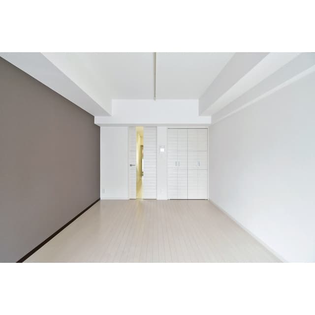 Room image 15