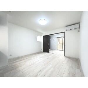 Room image 13