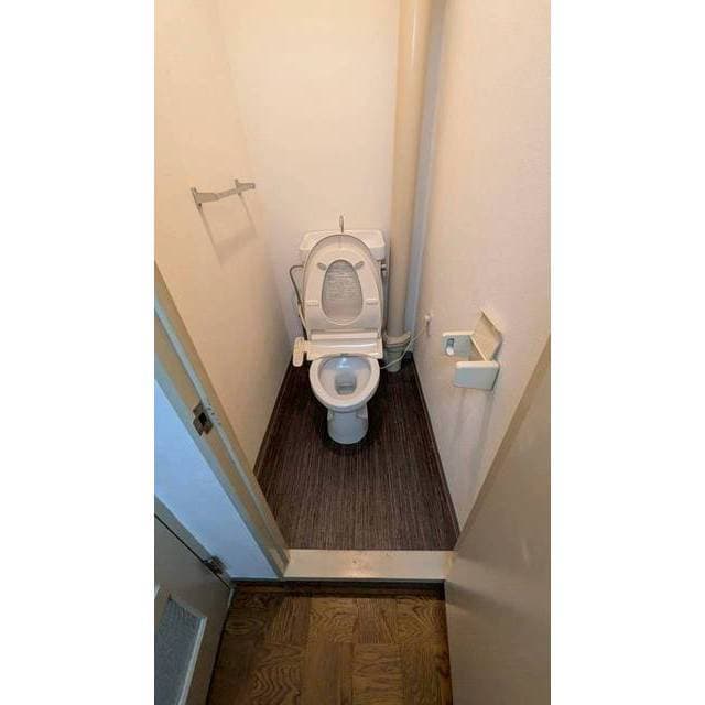 Room image 8