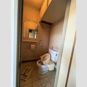 Room image 16