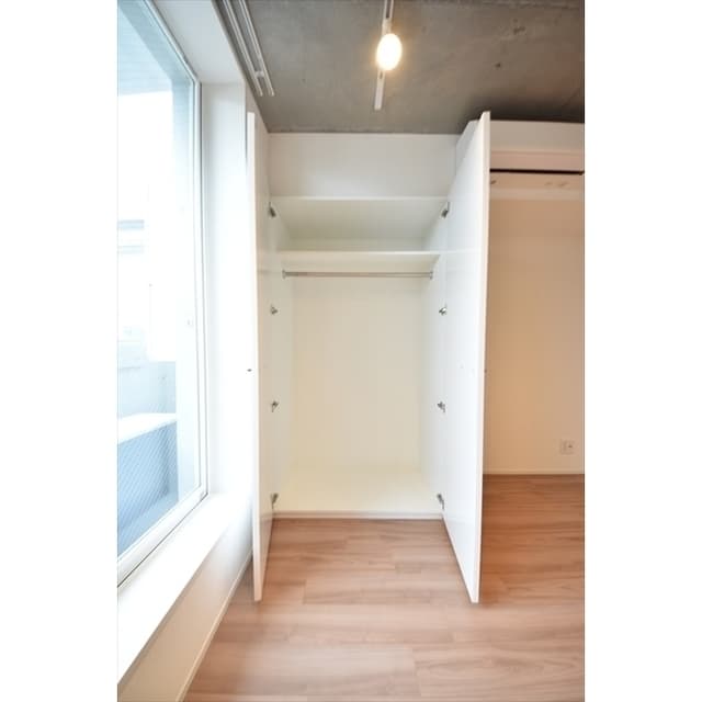Room image 14