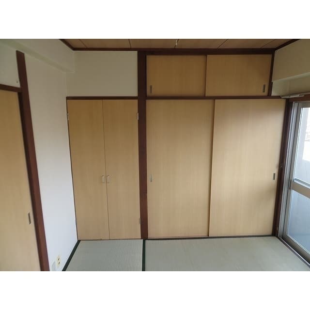 Room image 13