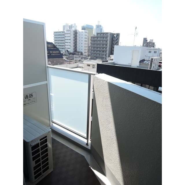 Room image 9