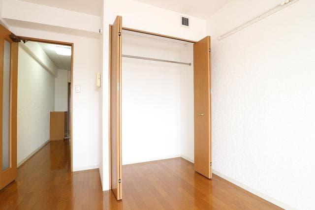 Room image 14
