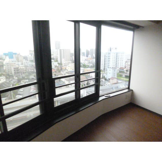Room image 14