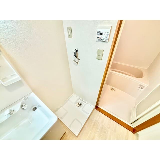 Room image 16