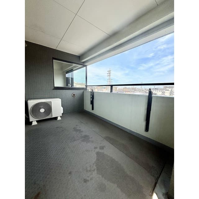 Room image 11
