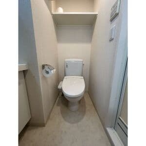 Room image 16