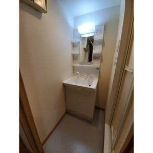 Room image 15