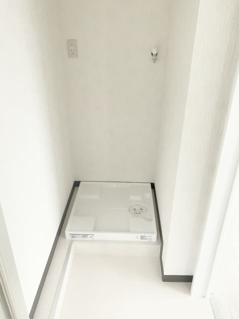 Room image 8