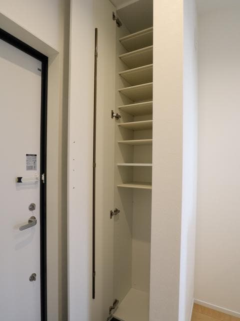 Room image 16