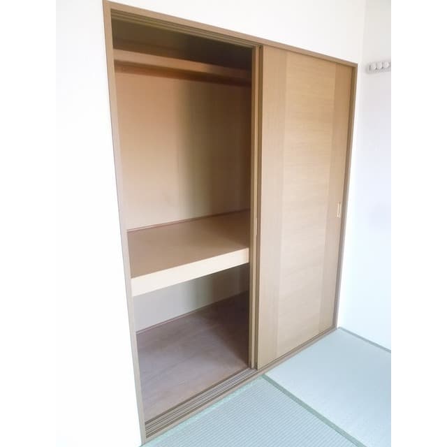 Room image 16