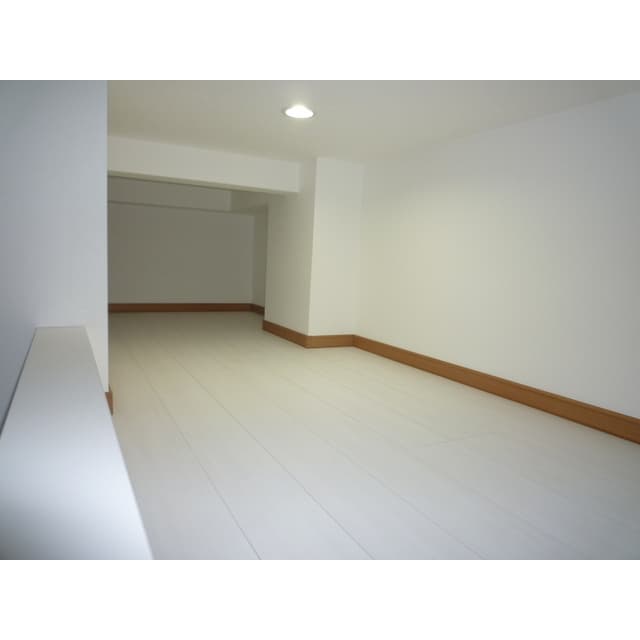 Room image 13