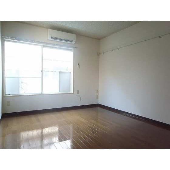Room image 12
