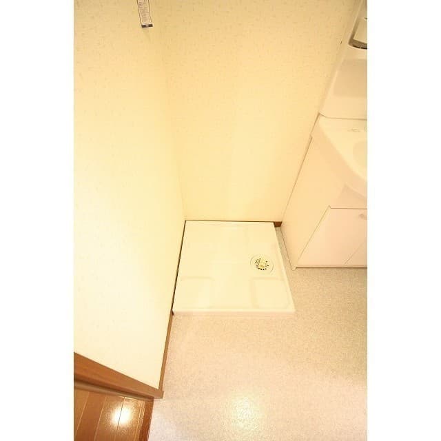 Room image 13