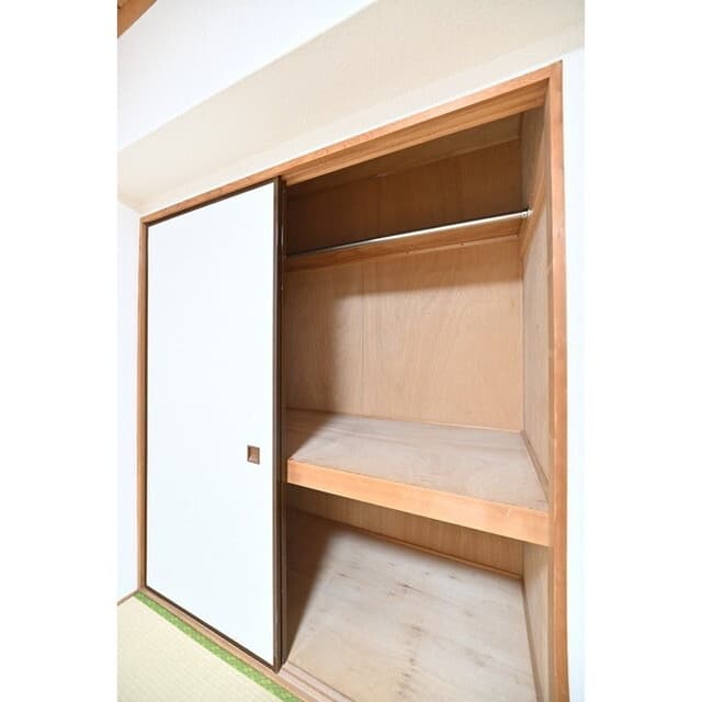 Room image 15